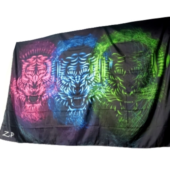 Triple Tiger Tapestry Wall Hanging Decor - Picture 3 of 8